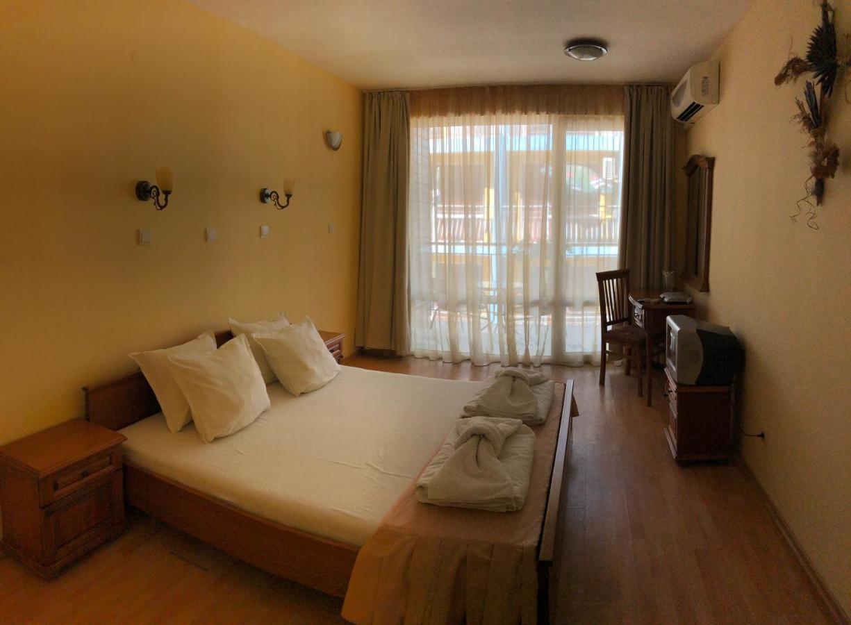 Family Hotel Littoral Szozopol Kültér fotó