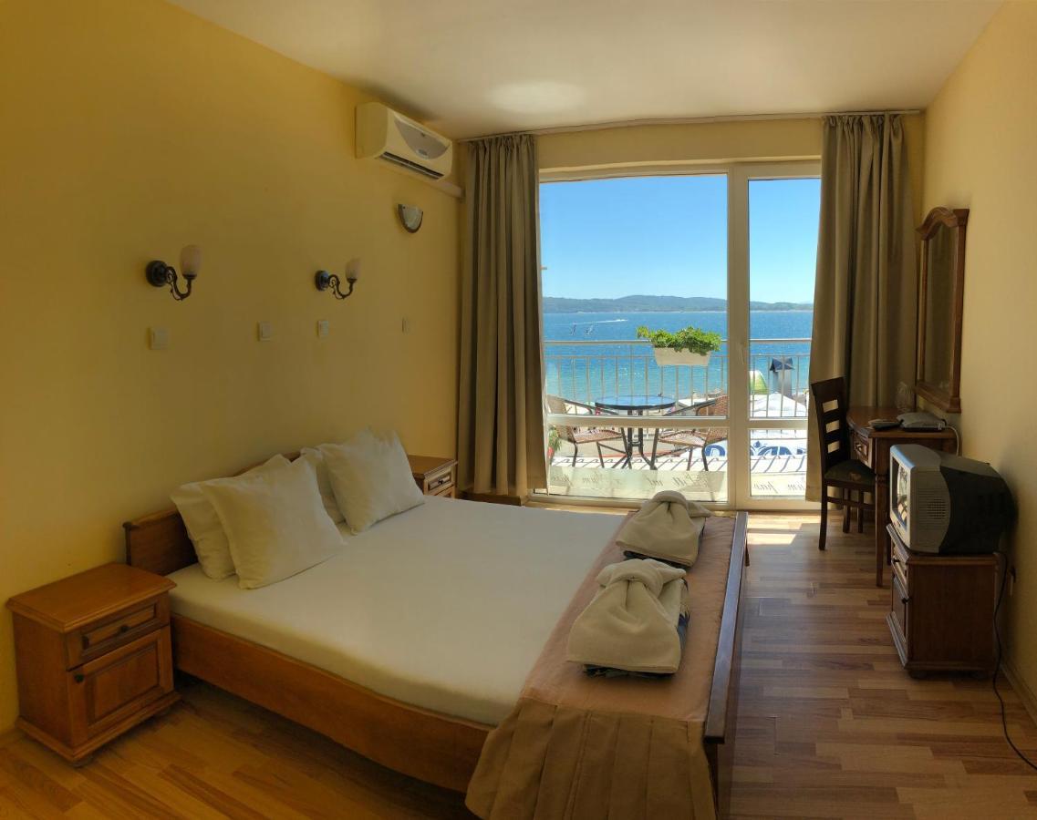 Family Hotel Littoral Szozopol Kültér fotó