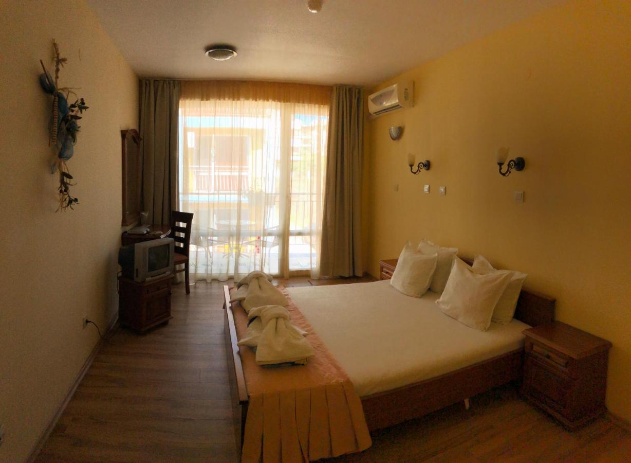 Family Hotel Littoral Szozopol Kültér fotó