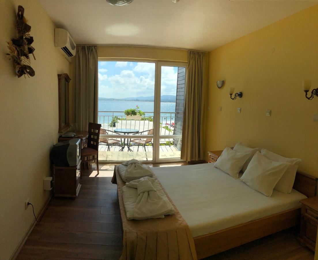 Family Hotel Littoral Szozopol Kültér fotó