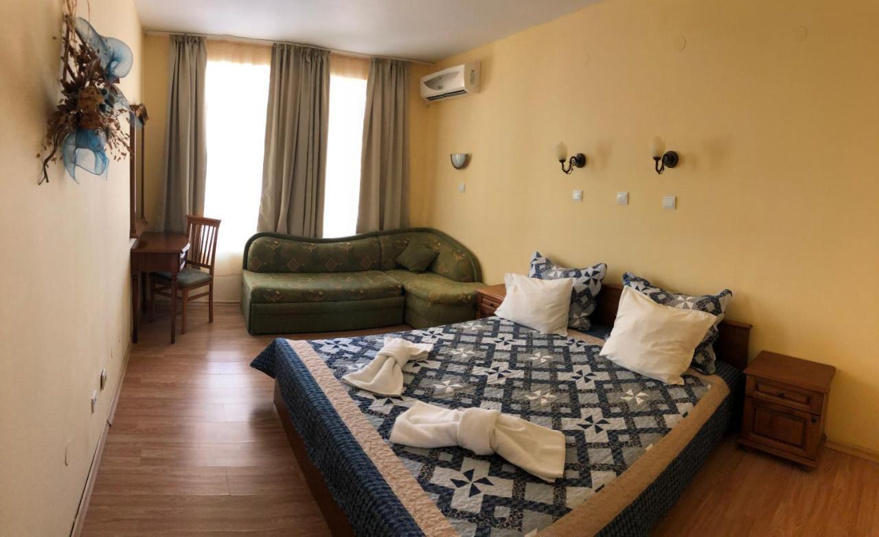 Family Hotel Littoral Szozopol Kültér fotó