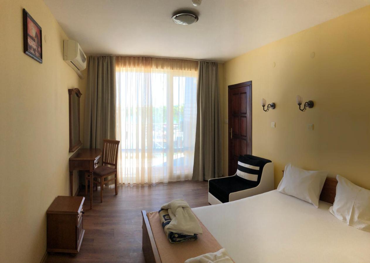 Family Hotel Littoral Szozopol Kültér fotó