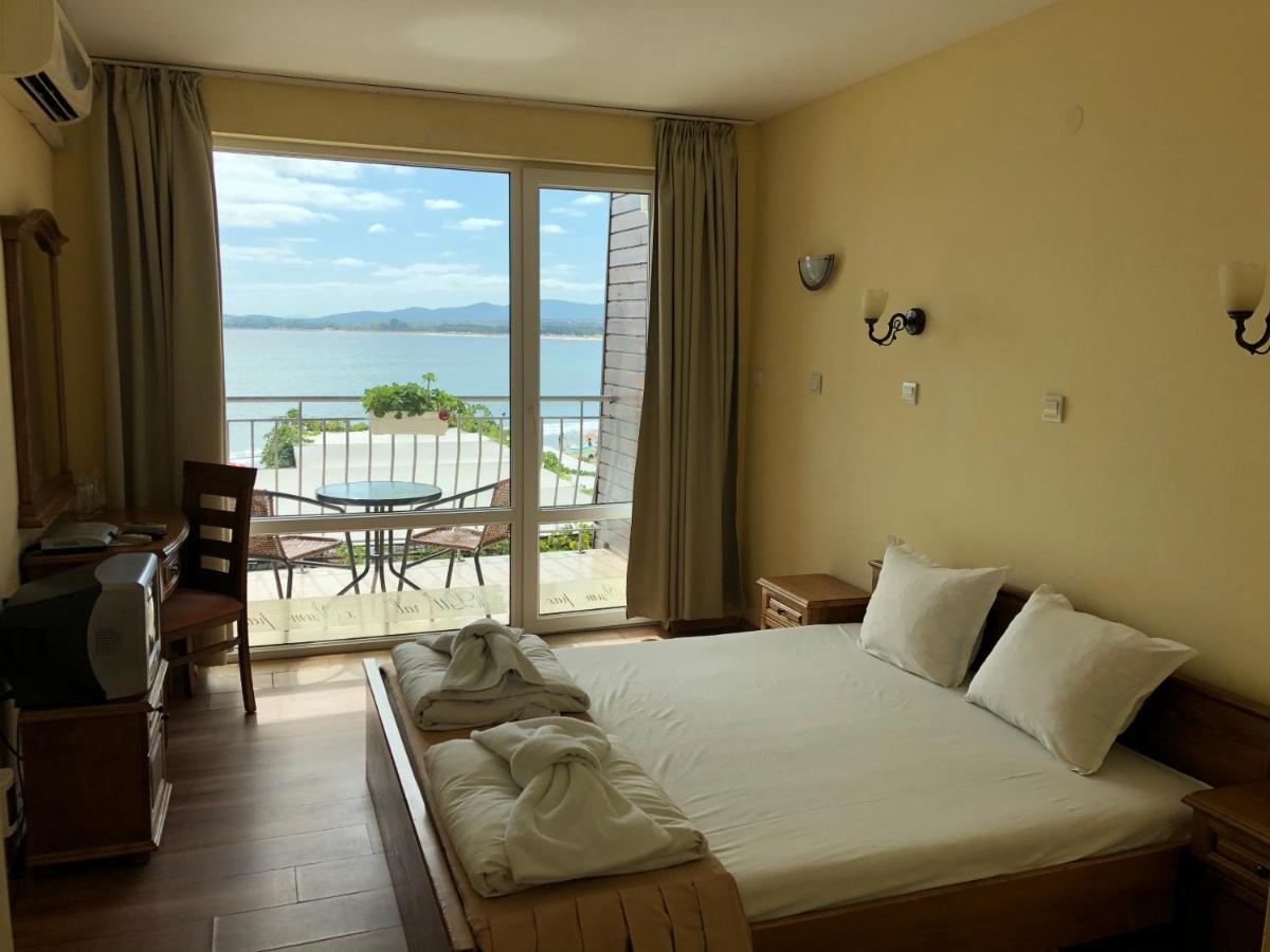 Family Hotel Littoral Szozopol Kültér fotó