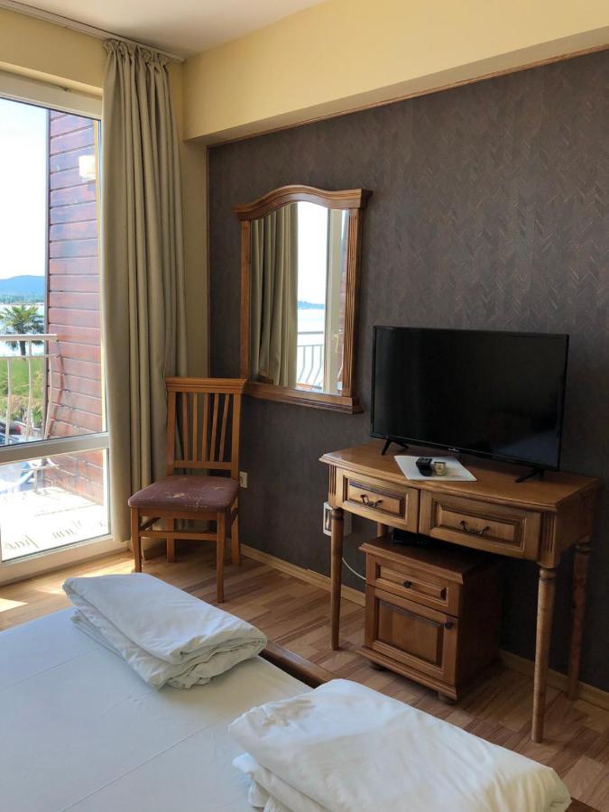 Family Hotel Littoral Szozopol Kültér fotó