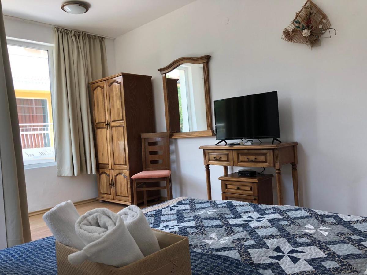 Family Hotel Littoral Szozopol Kültér fotó