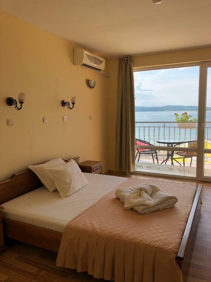 Family Hotel Littoral Szozopol Kültér fotó